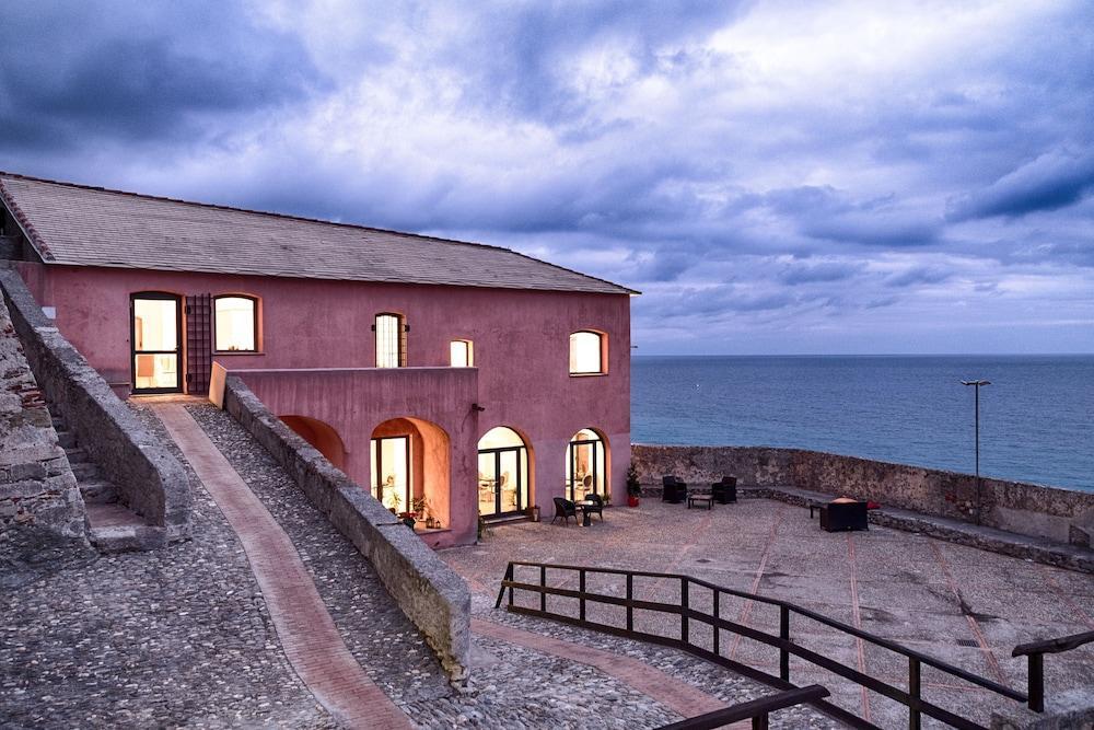 Locanda La Fortezza フィナーレ・リーグレ エクステリア 写真